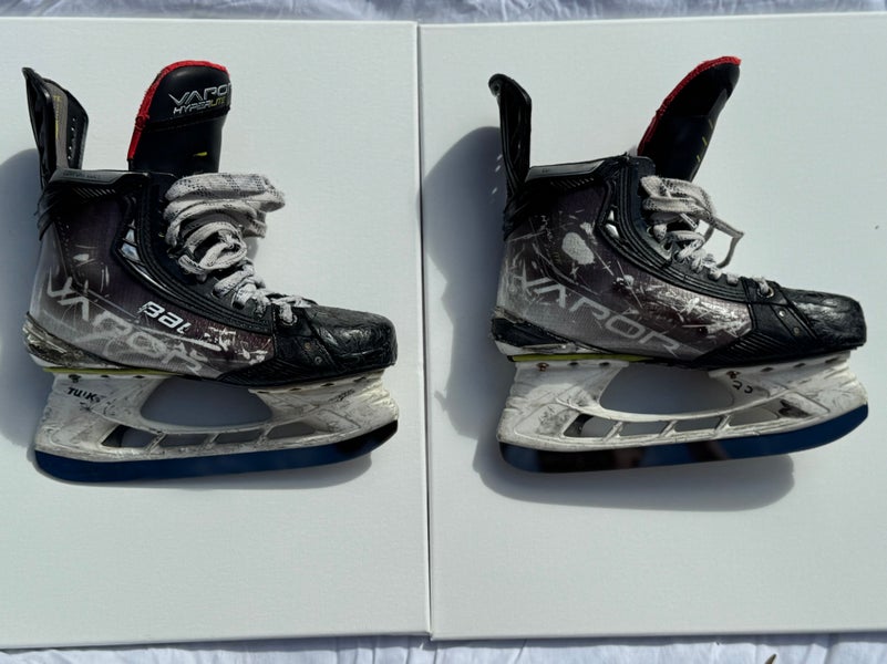 2021 Bauer Vapor Hyperlite Hockey Skates Size 6.5 (Used)