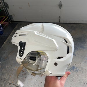 Small Bauer Re-Akt Helmet (Used)