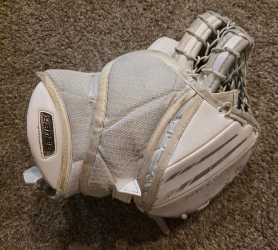 Bauer Vapor HyperLite Goalie Glove - Senior - FULL RIGHT