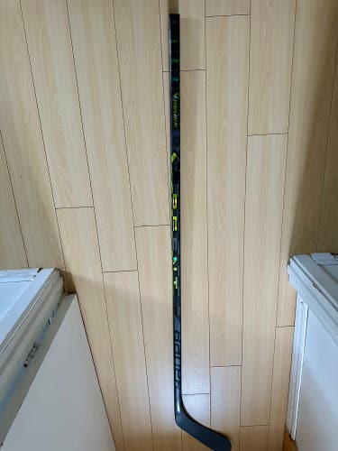 Senior Bauer Ag5nt Left Hand Hockey Stick P92 (Used)
