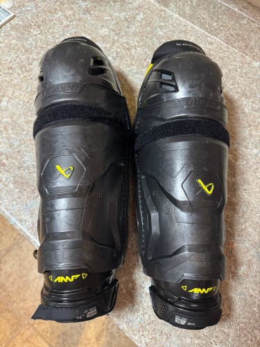 Intermediate Bauer Supreme Mach 14" Shin Pads (Used)