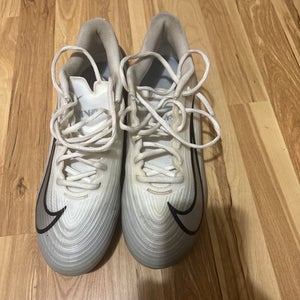 White Men's Size M 10.5 (W 11.5) Adult Nike Vapor Low Top Trainers (Used)