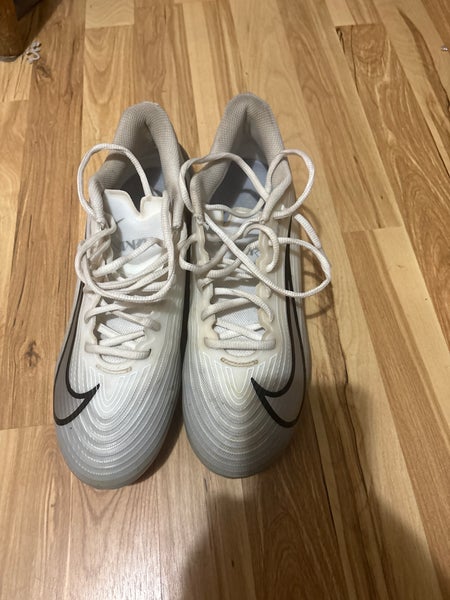 White Men's Size M 10.5 (W 11.5) Adult Nike Vapor Low Top Trainers (Used)