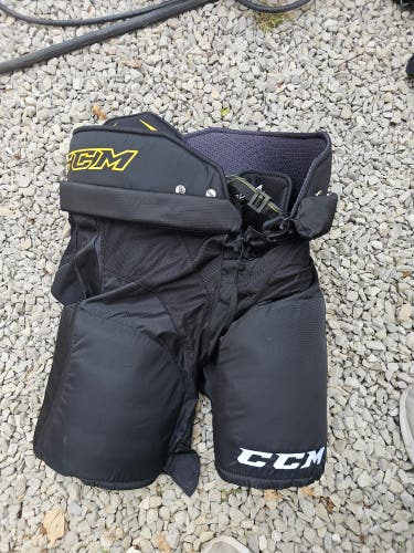 Senior XXL CCM Tacks 6052 Hockey Pants (Used)