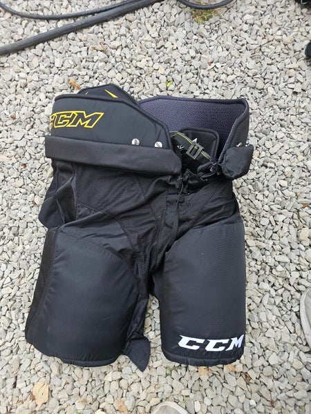 Senior XXL CCM Tacks 6052 Hockey Pants (Used)