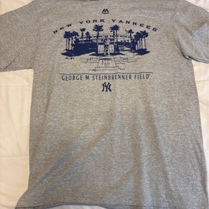 Majestic Grey Mens Large Yankees George M Steinbrenner Field TShirt - NEW W TAGS