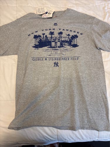 Majestic Grey Mens Large Yankees George M Steinbrenner Field TShirt - NEW W TAGS