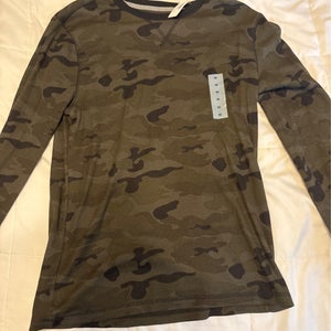 Old Navy Medium Camo Long Sleeve Shirt - NEW WITH TAGS