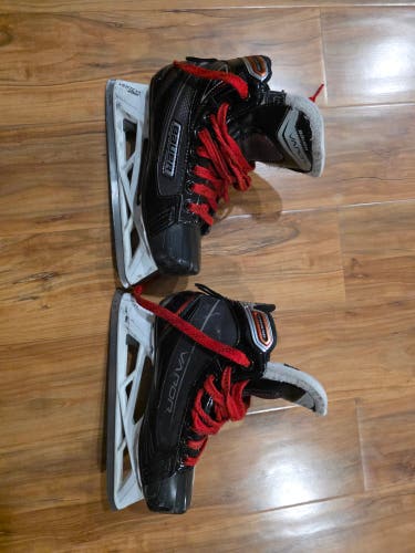 2017 Bauer Vapor X700 Hockey Goalie Skates Regular Width Size 3 (Used)