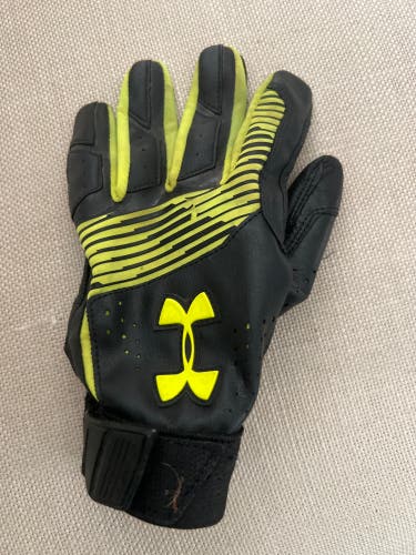 (Used) UnderArmour Clean Up 21 Youth Batting Glove LeftHand,Sz M/L