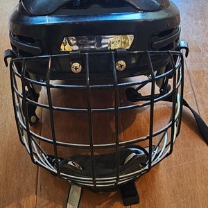 Large Senior Nike Bauer 9500 Helmet with Bauer Face Mask (Used)