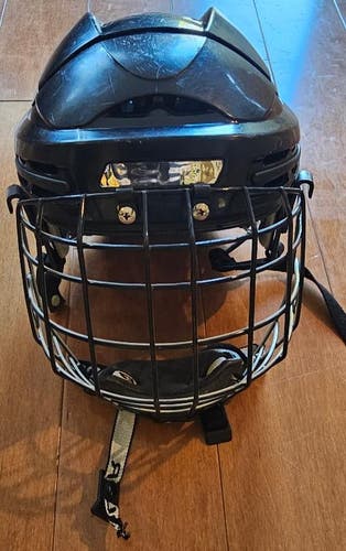 Large Senior Nike Bauer 9500 Helmet with Bauer Face Mask (Used)