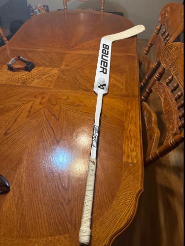 Senior Bauer Full Right Goalie Stick 25" Paddle (Used)