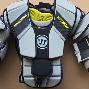 Large/Extra Large Warrior Ritual X3E Goalie Chest Protector (Used)