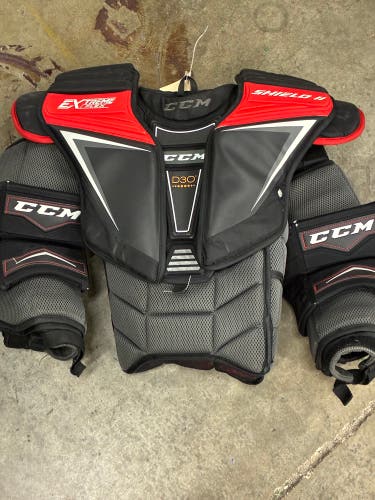 CCM Extreme Flex Shield II Goalie Chest Protector (Used)