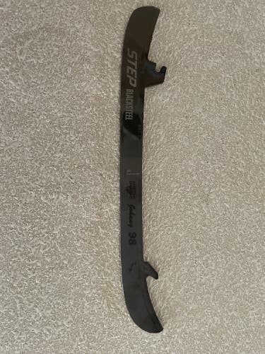 CCM Black Step Steel 221 mm (Used)