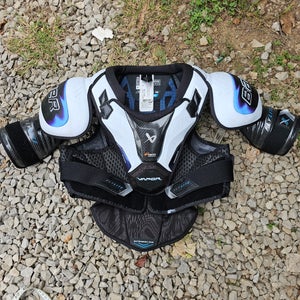 Medium Senior Bauer Vapor Flylite Shoulder Pads (Used)