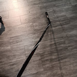 Senior Easton Synergy HTX Left Hand Hockey Stick Toe Pattern (New)