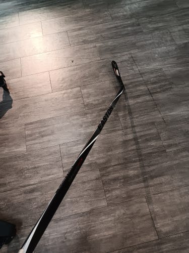 Senior Easton Synergy HTX Left Hand Hockey Stick Toe Pattern (New)