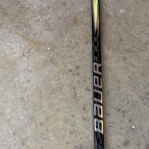 Senior Bauer Vapor Hyperlite 2 Right Handed Hockey Stick P28 (Used)
