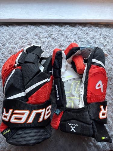 Bauer Vapor Hyperlite Gloves 14" (New)