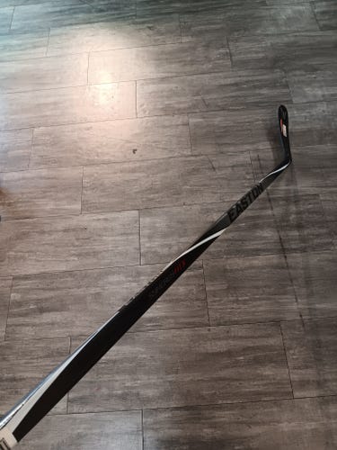 Senior Easton Synergy HTX Left Hand Hockey Stick Toe Pattern