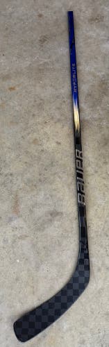 Senior Bauer Vapor Hyperlite 2 Right Handed Hockey Stick Mid Pattern Pro Stock (Used)
