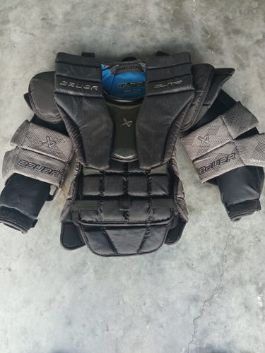 Small 2020 Bauer Elite Goalie Chest Protector (Used)