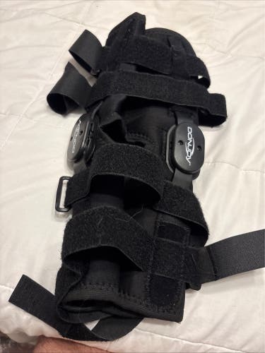 DonJoy Armor Hinged Knee Brace Medium Side Stabilizers Ligament Support PostOp
