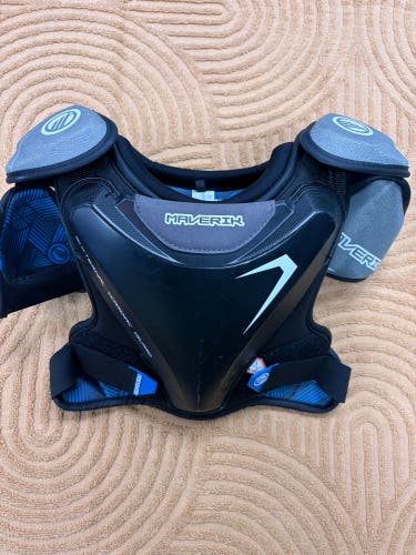 Small Youth Maverik Charger Shoulder Pads (Used)