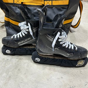 2025 Bauer Vapor Hyperlite 2 Hockey Skates Narrow Width 9 (Used)