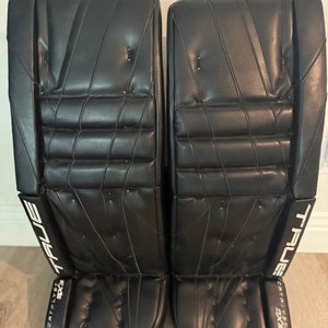 32" True Catalyst 9X3 Goalie Leg Pads (Used)