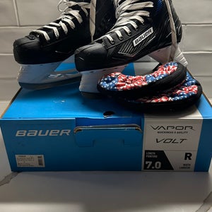 2022 Bauer Hockey Skates Regular Width 7 (Used)