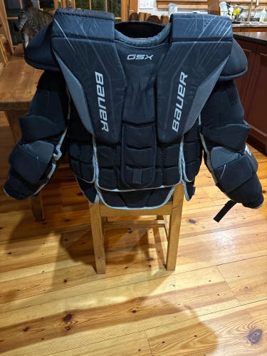Small 2022 Bauer GSX Goalie Chest Protector (Used)