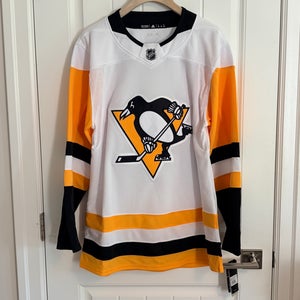 BNWT Authentic Adidas Pittsburg Penguins Jersey Size 46 Small