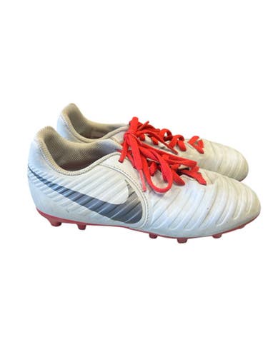 Nike (Used) White Size 2.5 Cleats
