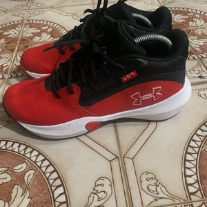 Men's Size M 9.5 (W 10.5) Under Armour Shoes (Used)