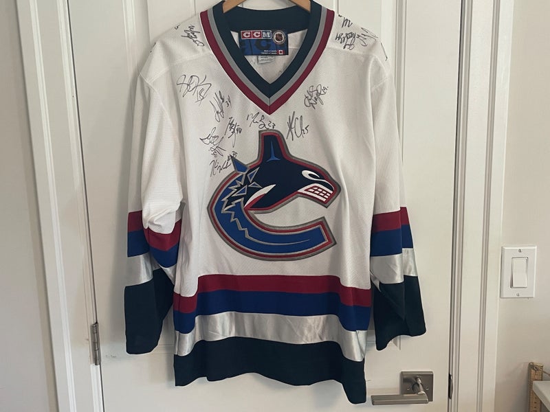Authentic CCM Vancouver Canucks West Coast 1999 Team Autograhed Jersey Medium