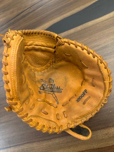 RH Catcher's Shoeless Jane 3200FPCM Softball Glove 32" (Used)