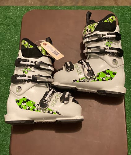Mondo 20 & 20.5 Kid's Tecnica The Agent Ski Boots (Used)