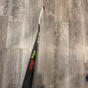 Intermediate Bauer Vapor FlyLite Stick