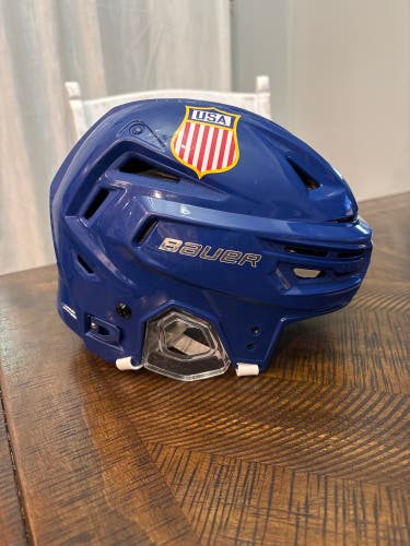 USNTDP Medium Bauer Re-Akt 155 Helmet
