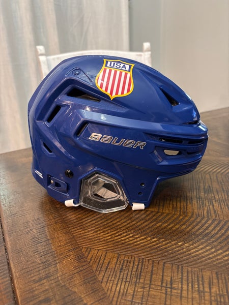 USNTDP Medium Bauer Re-Akt 155 Helmet Pro Stock (Used)