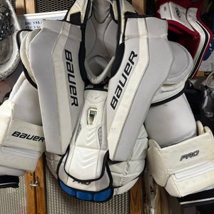 Medium Bauer pro series Goalie Chest Protector Pro Stock (Used)