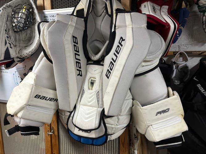 Medium Bauer pro series Goalie Chest Protector Pro Stock (Used)