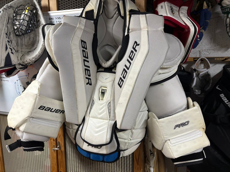 Medium Bauer pro series Goalie Chest Protector Pro Stock (Used)