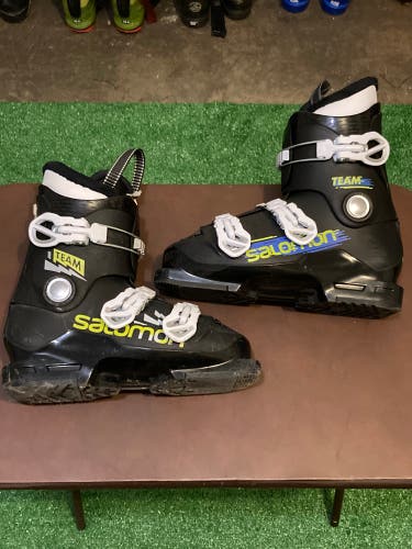 Mondo 23 & 23.5 Kid's Salomon Team Ski Boots (Used)