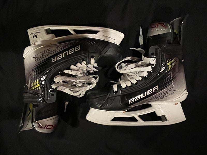 Bauer Vapor Hyperlite 2 Hockey Skates Regular Width 6 (Used)