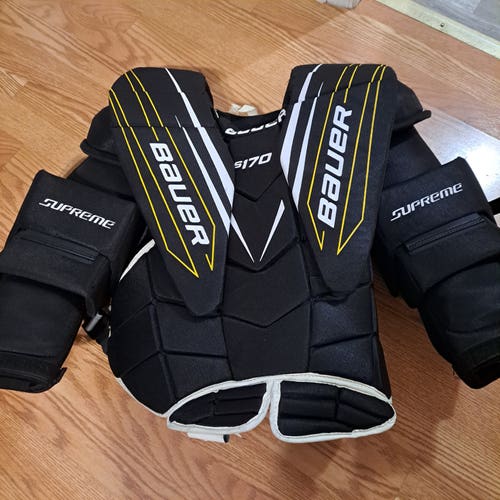 Large Bauer Supreme S170 Goalie Chest Protector (Used)