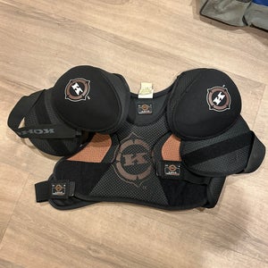 Small / Medium Senior Koho 232 Shoulder Pads (Used)